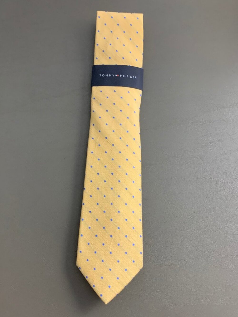 Tommy Hilfiger Men's 3'' Linen Blend Neck Tie, Yellow Blue Polka Dot, One Size